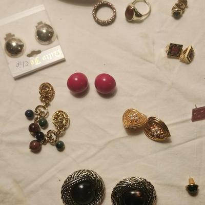 Jewelry lot including Some Vintage Jewelry , Heart Raspberry Ring Holder, Clip earrings