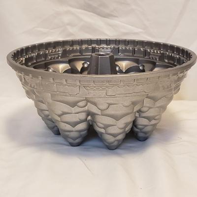Nordic Ware Bundt Pans and More (K-KD)