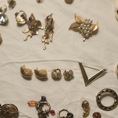 Jewelry lot including Some Vintage Jewelry including Amber Moon & Star Toothpick