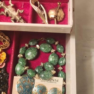 Jewelry lot including Some Vintage Jewelry including Box and all in box