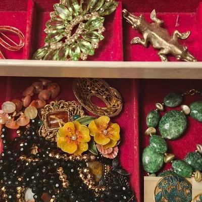 Jewelry lot including Some Vintage Jewelry including Box and all in box