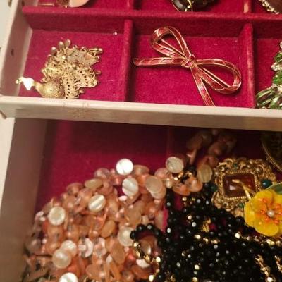 Jewelry lot including Some Vintage Jewelry including Box and all in box