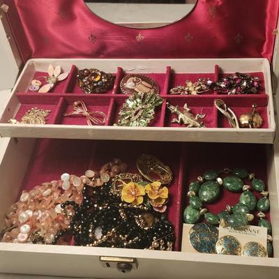 Jewelry lot including Some Vintage Jewelry including Box and all in box