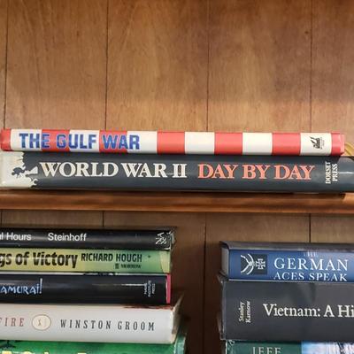 Books and Pacific DVD Set about Wars and History (LR-KD)