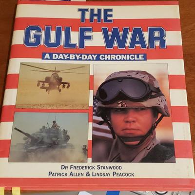 Books and Pacific DVD Set about Wars and History (LR-KD)