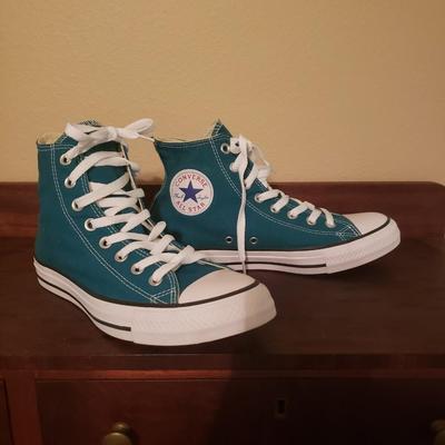 Chuck Taylor Converse Allstars | EstateSales.org