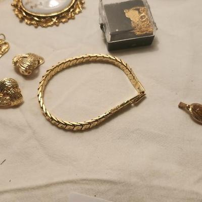 Jewelry lot including Some Vintage Jewelry including Landscape Brooch Pin, crystal pink ring holder