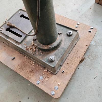 Central Machinery 16 Speed Drill Press & Accessories (WS-JS)