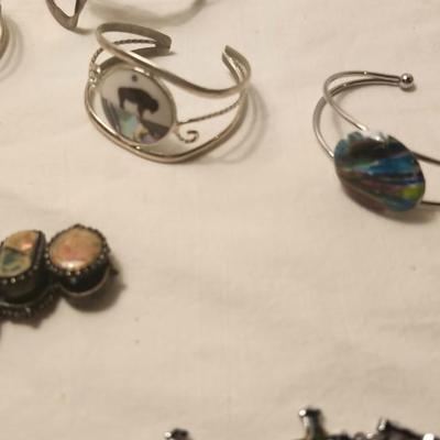 Jewelry lot including Some Vintage Jewelry including Silver Plated