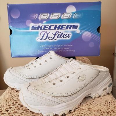 Women's Skechers D'Lites Sneakers NIB