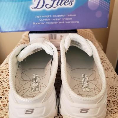 Women's Skechers D'Lites Sneakers NIB