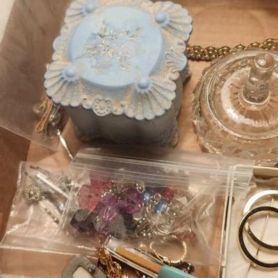 Jewelry lot including Some Vintage Jewelry including Arnel's ceramic trinket box