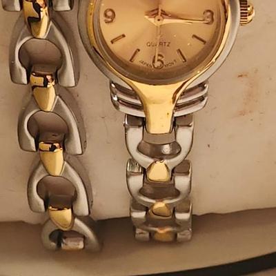 Jewelry lot including Some Vintage Jewelry including geneva quartz watch