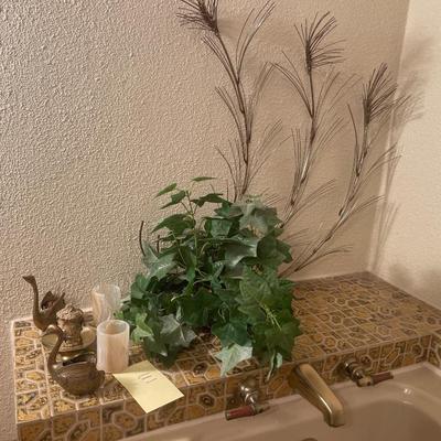 U1-bathroom decor lot