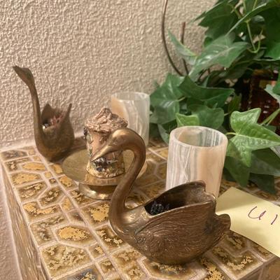 U1-bathroom decor lot