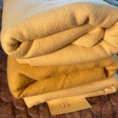 U6- Blankets x 3