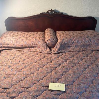 U10-Full sized headboard/Footboard and side rails plus bedding and mattress/boxspring