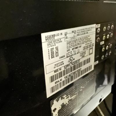 Philip Ambilight 2 52" Flat-Panel LCD HDTV Model:52PFL7432D