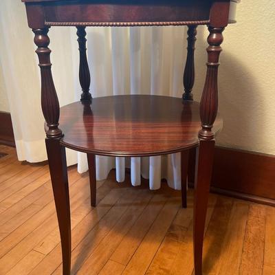 U17-small round side table