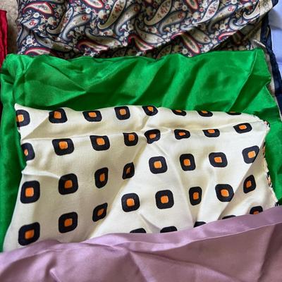 Lot of 15 Silk Men's Suits Pocket Squares