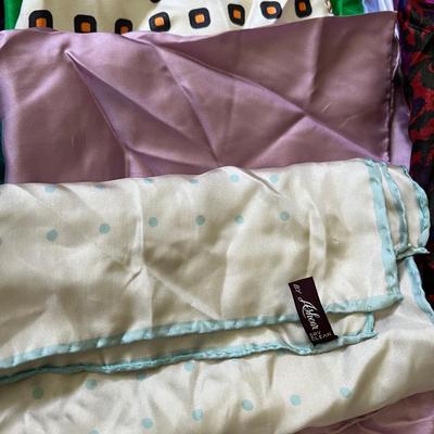 Lot of 15 Silk Men's Suits Pocket Squares