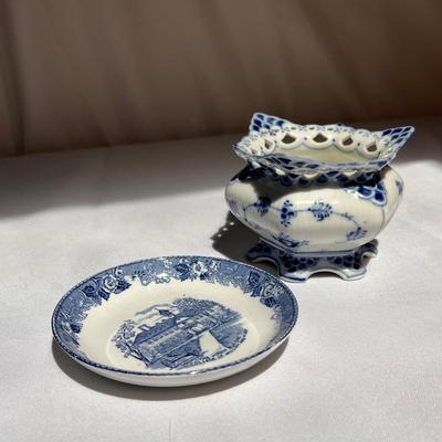 Royal Copenhagen Collectible Plates and More (P-DZ)