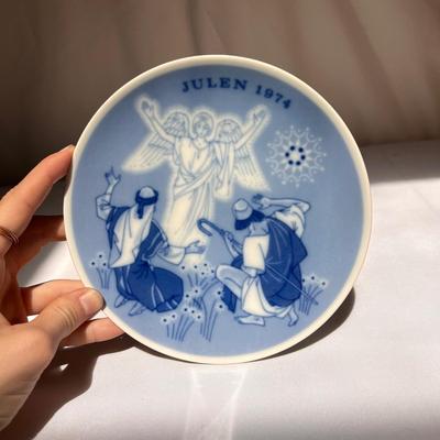 Royal Copenhagen Collectible Plates and More (P-DZ)