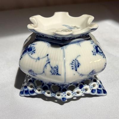 Royal Copenhagen Collectible Plates and More (P-DZ)