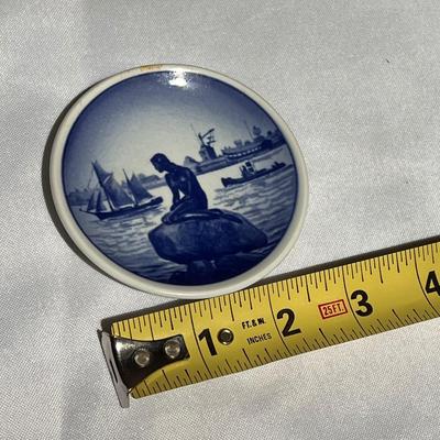Royal Copenhagen Collectible Plates and More (P-DZ)