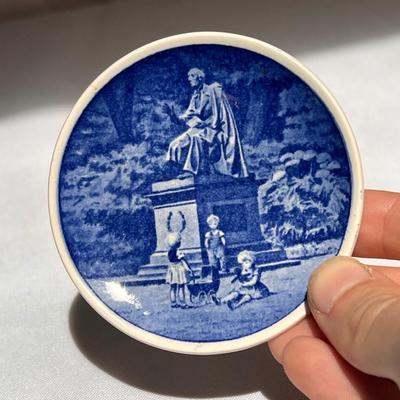 Royal Copenhagen Collectible Plates and More (P-DZ)