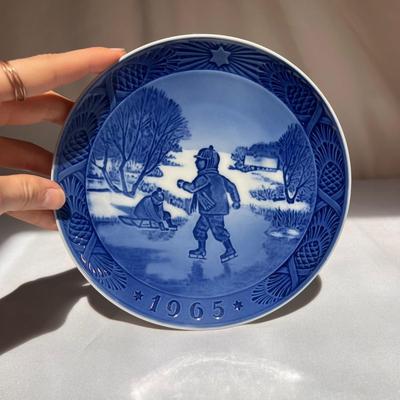 Royal Copenhagen Collectible Plates and More (P-DZ)