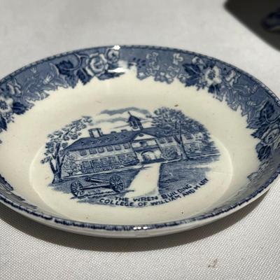 Royal Copenhagen Collectible Plates and More (P-DZ)