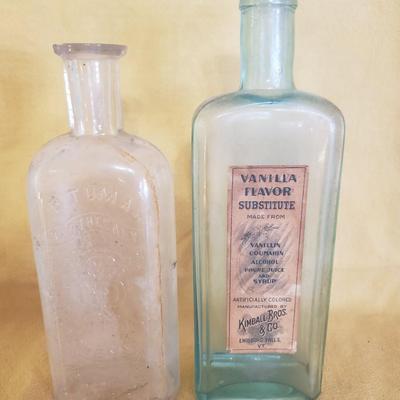 Lot of 4 Antique Bottles & Eye bath