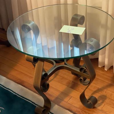 L10-Glass top side table
