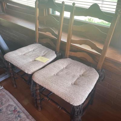 P2- 2 kitchen chairs