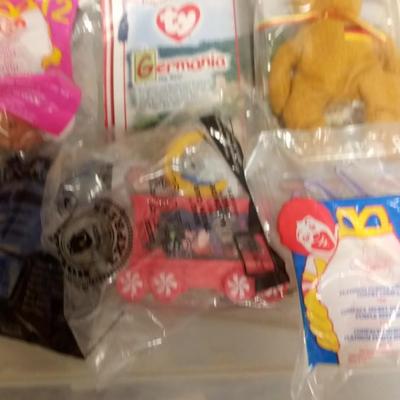 LOT 110 MCDONALDS HAPPY MEAL TOYS