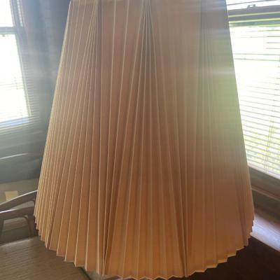 P5-Glass surface lamp table