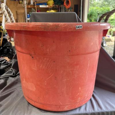 Red storage pucket