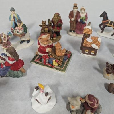 Ceramic/Porcelain Christmas Figurines