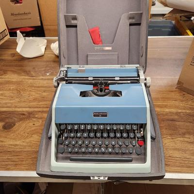 Olivetti Underwood Typewriter with Case