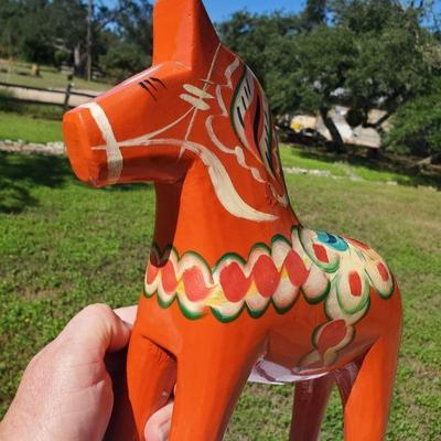 Nils Olsson painted Dala horses