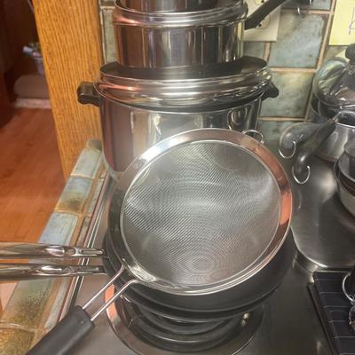 K21-pots and pans plus strainer