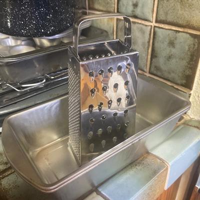 K24-miscellaneous kitchen lot