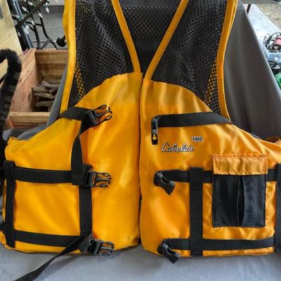 Cabellas large/xl life jacket