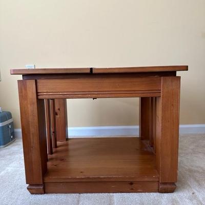 A Great Coffee Table with a Raising Top