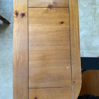 A Great Coffee Table with a Raising Top