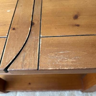 A Great Coffee Table with a Raising Top