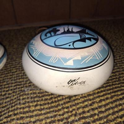 2 navajo pottery pc