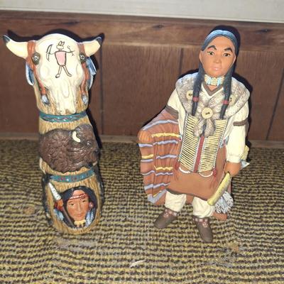 2 ceramic figurines