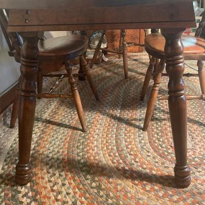 Z12-Kitchen Table with 2 Leaves and 4 Chairs